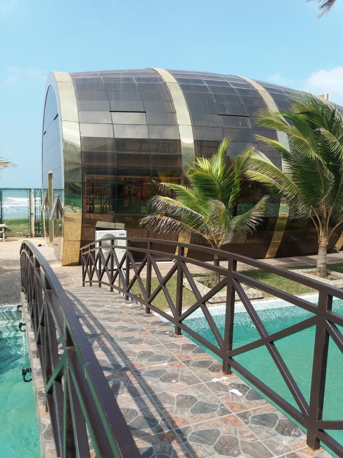 Ocean Queen Hotel Wadduwa Extérieur photo